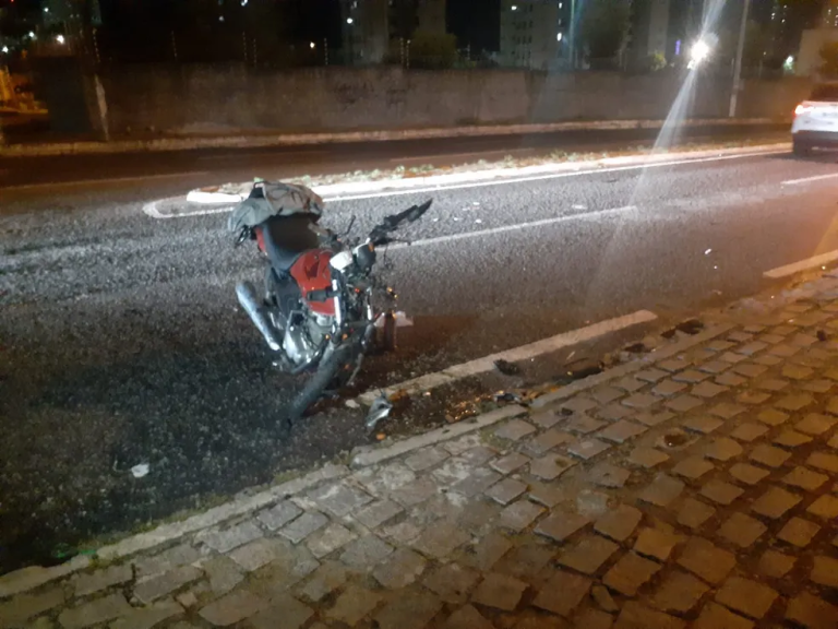 Motociclista fica ferido após acidente na Zona Sul de Natal