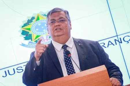 Governo avalia novo fechamento do espaço aéreo em terra Yanomami