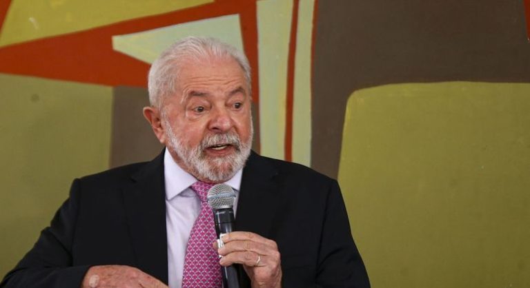 Apesar de criticar Bolsonaro, Lula mantém nível de sigilo em informações do governo