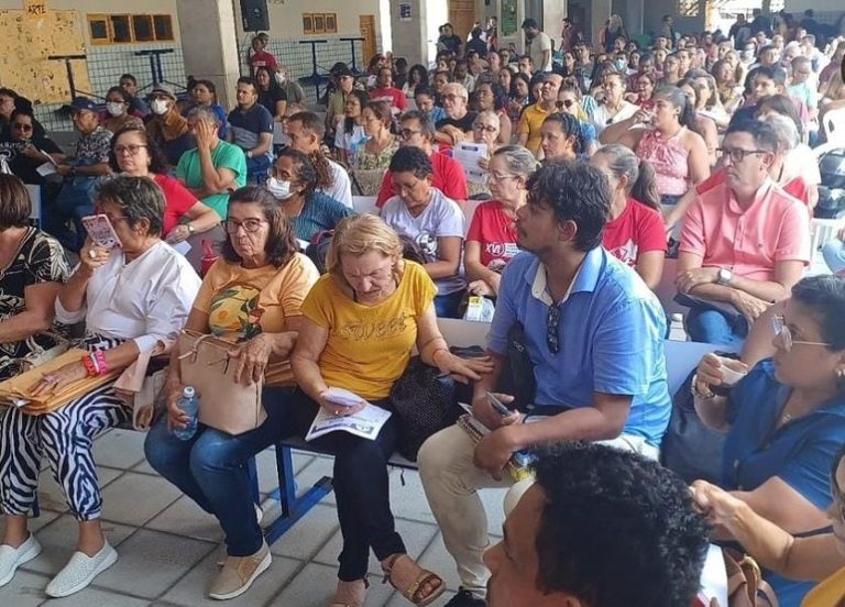 Professores do RN entram em greve por tempo indeterminado