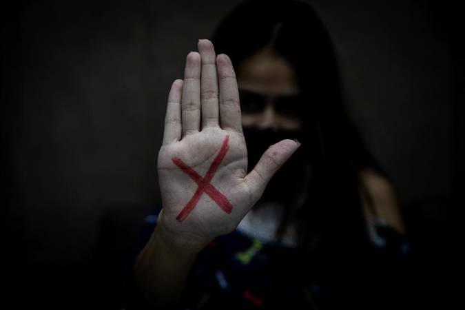 Brasil teve ao menos 1 caso de feminicídio por dia em 2022