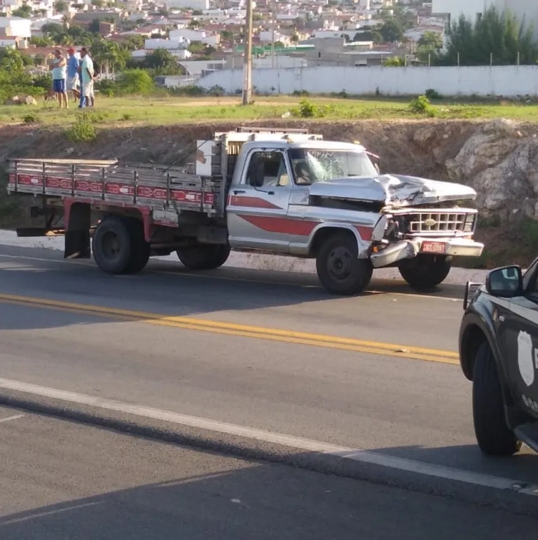 Motociclista morre após colisão com caminhão na BR-427 em Currais Novos