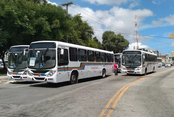 Cinquenta e uma linhas de transporte operam nesta sexta-feira (24) em Natal