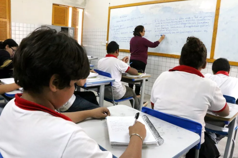 Prefeitos do RN vão ao STF contra piso dos professores