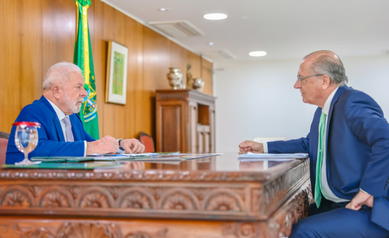 Um terço dos órgãos do governo segue sem chefia