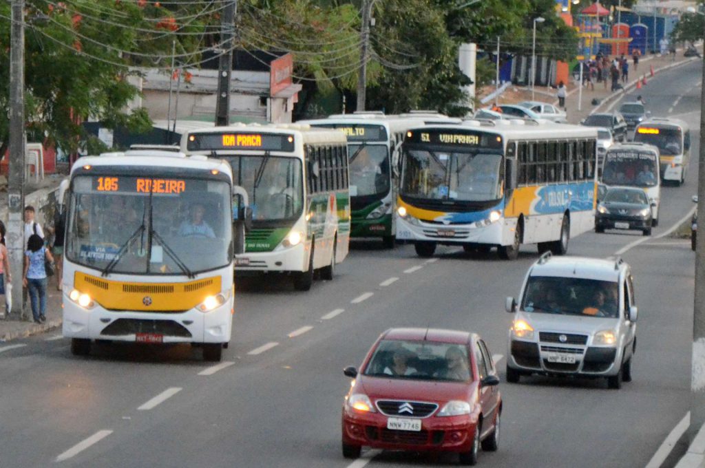 Cinco linhas de ônibus que tinham parado de funcionar; Continuam sem rodar pela  decisão das empresas de transportes