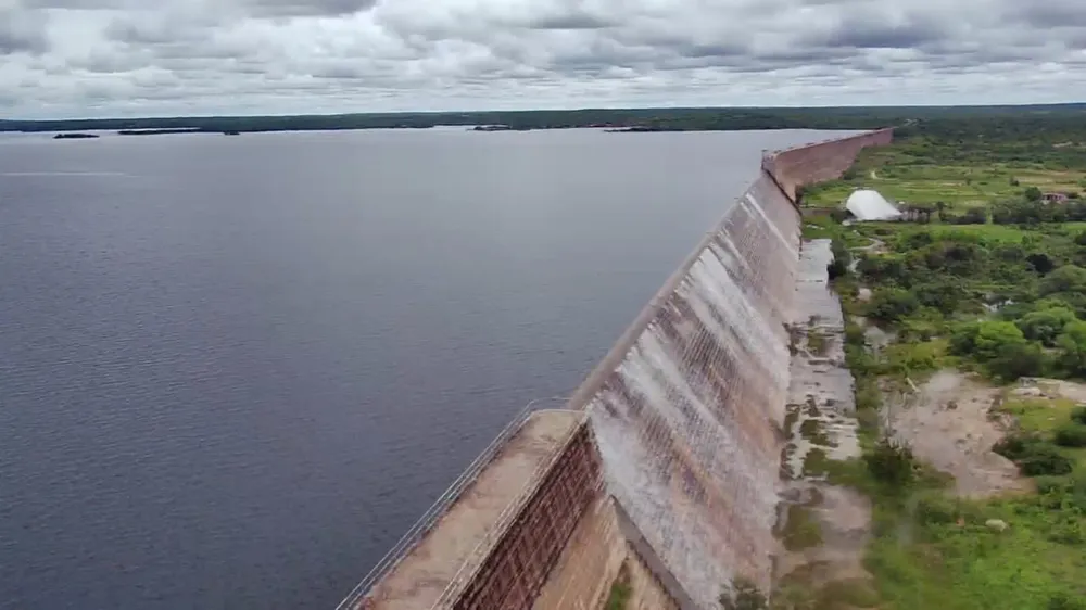 Terceiro maior reservatório de água do RN, Barragem de Umari volta a sangrar depois de 14 anos