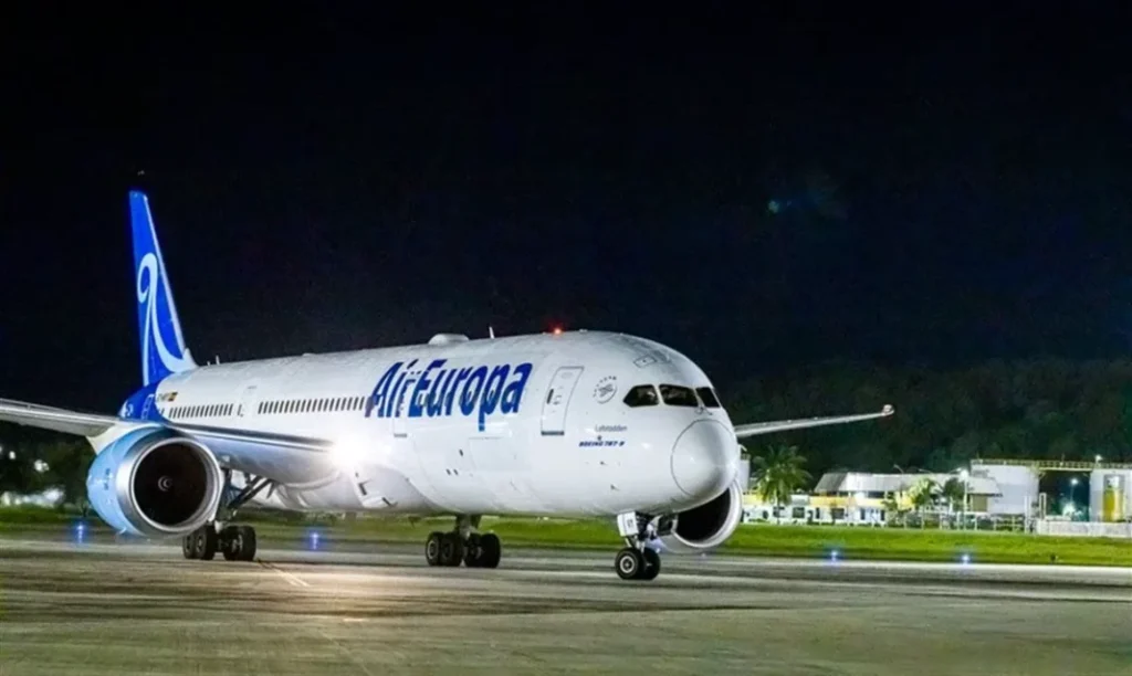 Avião da Air Europa realiza pouso de emergência no Aeroporto de Natal; turbulência deixa pelo menos 30 feridos