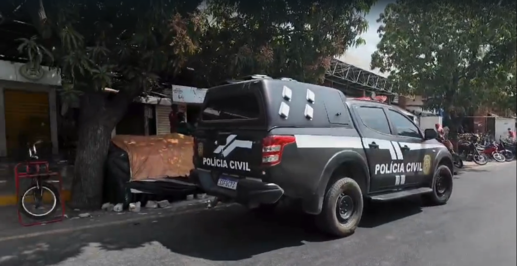 Polícia realiza operação em shopping popular de Mossoró e apreende R$ 40 mil em celulares