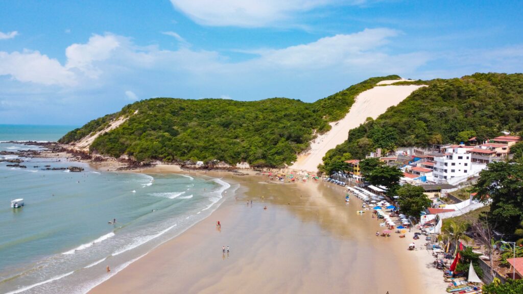 Trecho da orla de Ponta Negra é liberado após avanço da obra de engorda