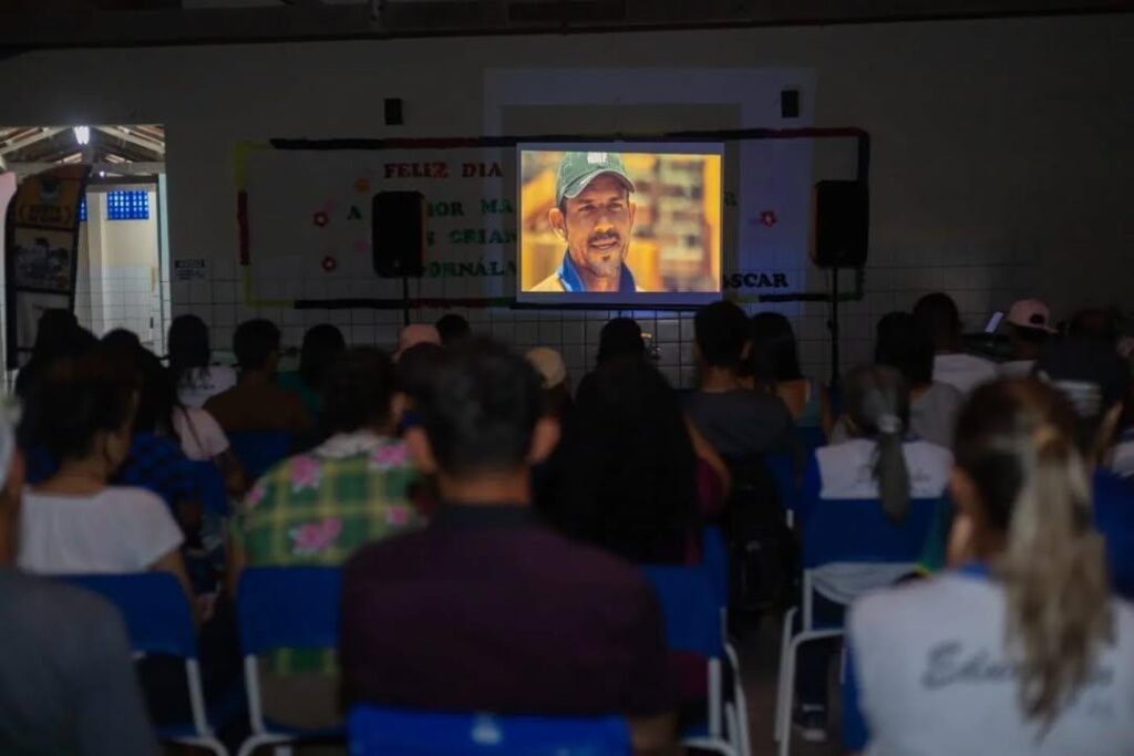 Kurta na Kombi leva cinema gratuito a bairros de Natal