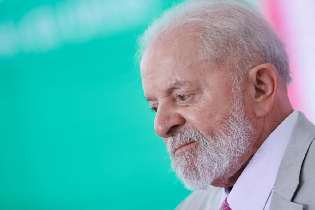 Lula realiza procedimento na cabeça nesta quinta-feira (12)