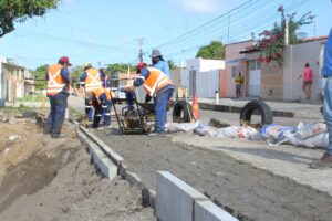 Secretaria de Infraestrutura executa serviço de recuperação de vias em Natal